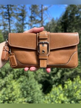 COACH VINTAGE Brown Leather Wallet Clutch w Tasseled Flap AUTHENTIC